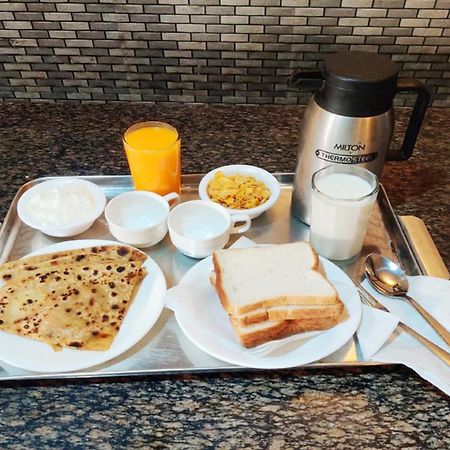 Goroomgo Hotel Manurama Ruby Kolkata Bagian luar foto