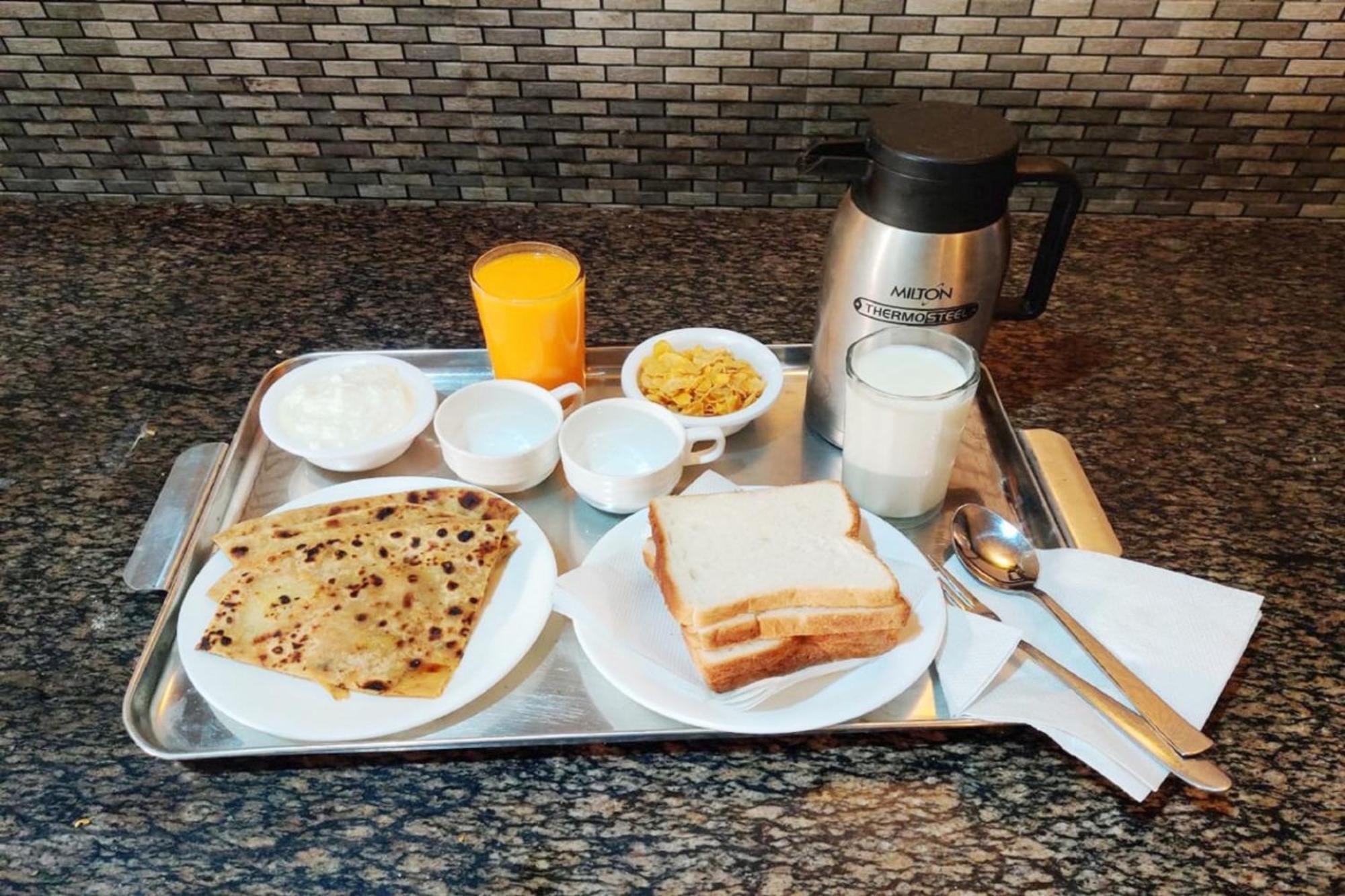 Goroomgo Hotel Manurama Ruby Kolkata Bagian luar foto